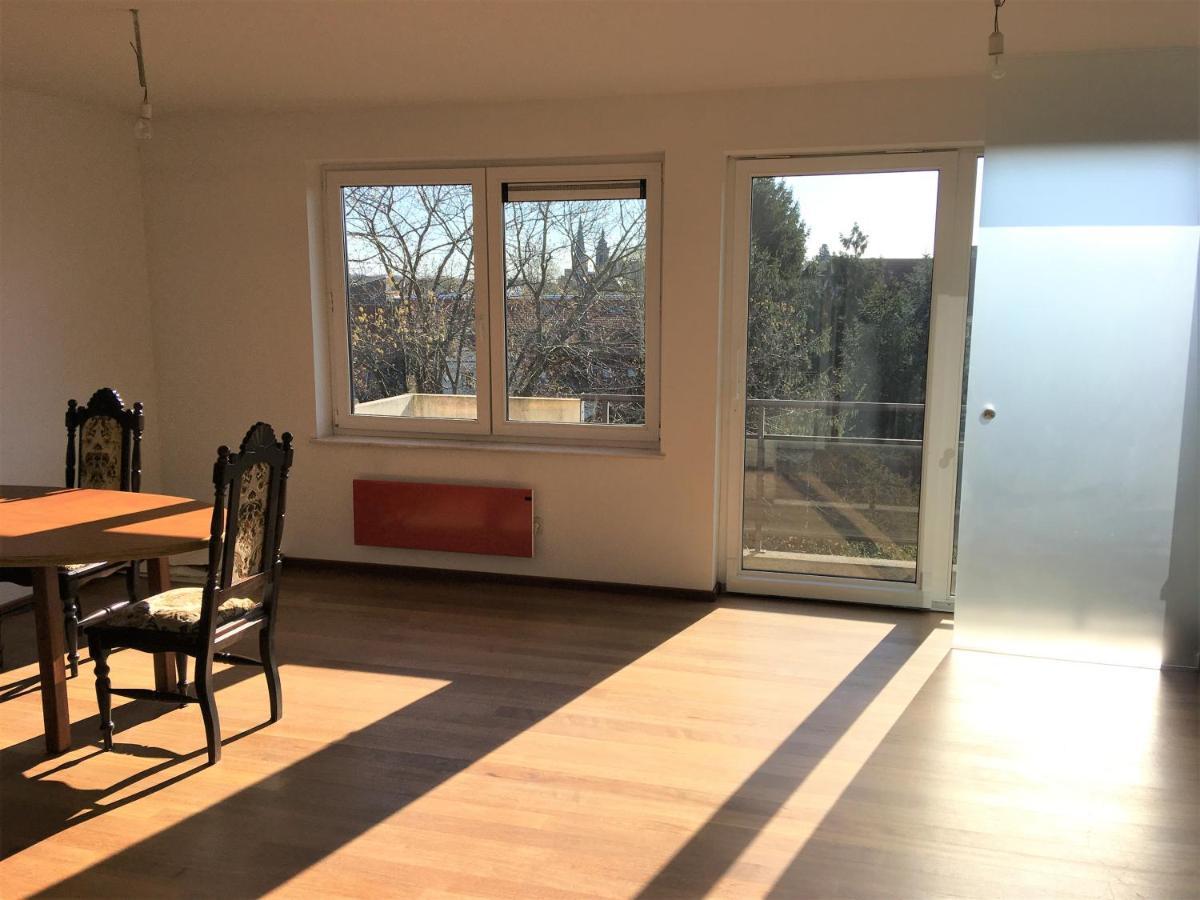1 Chambre Meublé Et Terrasse à 10 Min Du Centre De Apartamento *