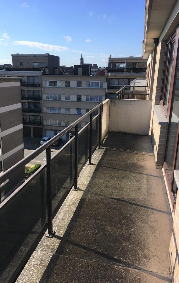 1 Chambre Meublé Et Terrasse à 10 Min Du Centre De *